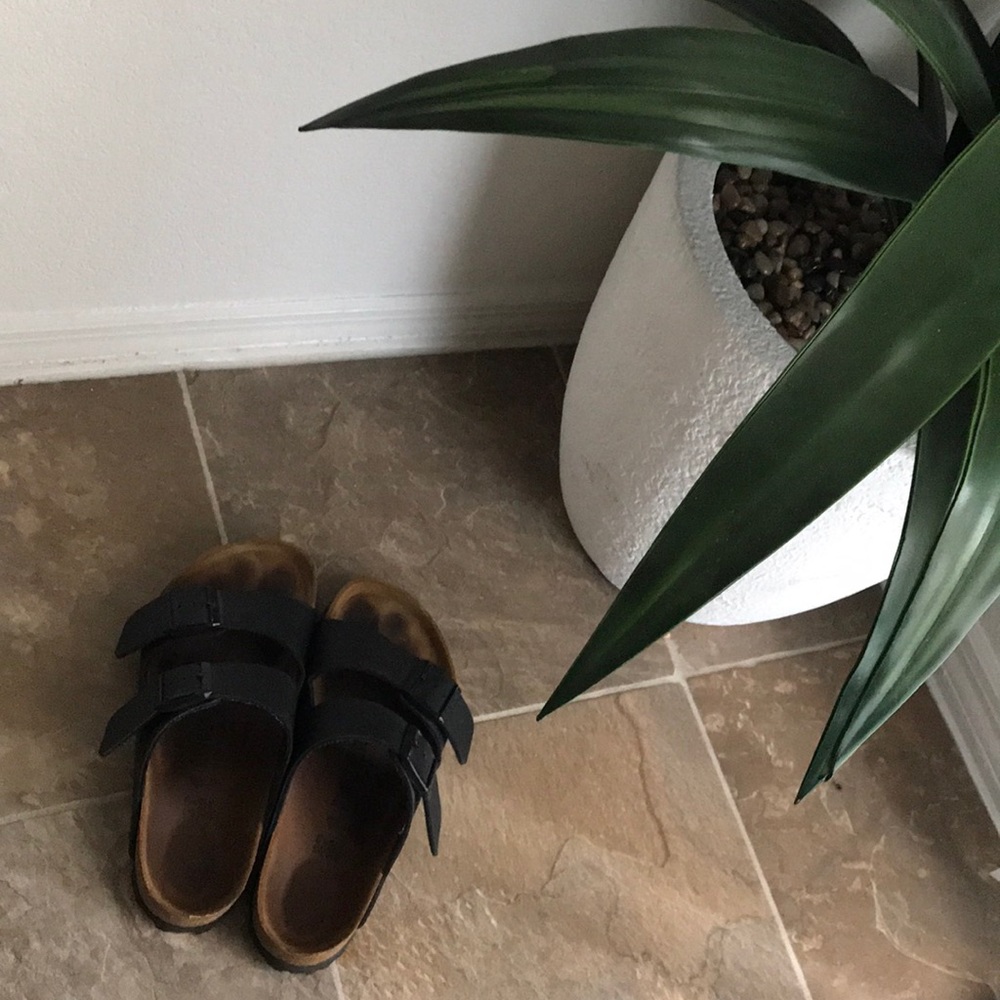 Black Birkenstocks✨